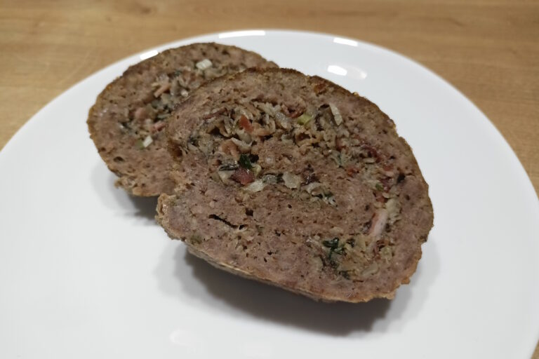 keto rolada z mięsa mielonego z pieczarkami bez glutenu